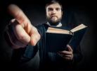 Thánh Kinh Hay Giáo Hội Có Thẩm Quyền Tối Thượng?